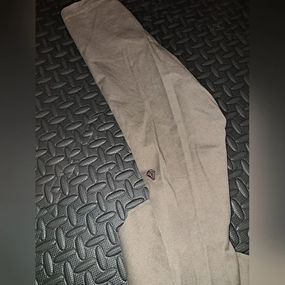 Volcom pants - Picture 8 of 12